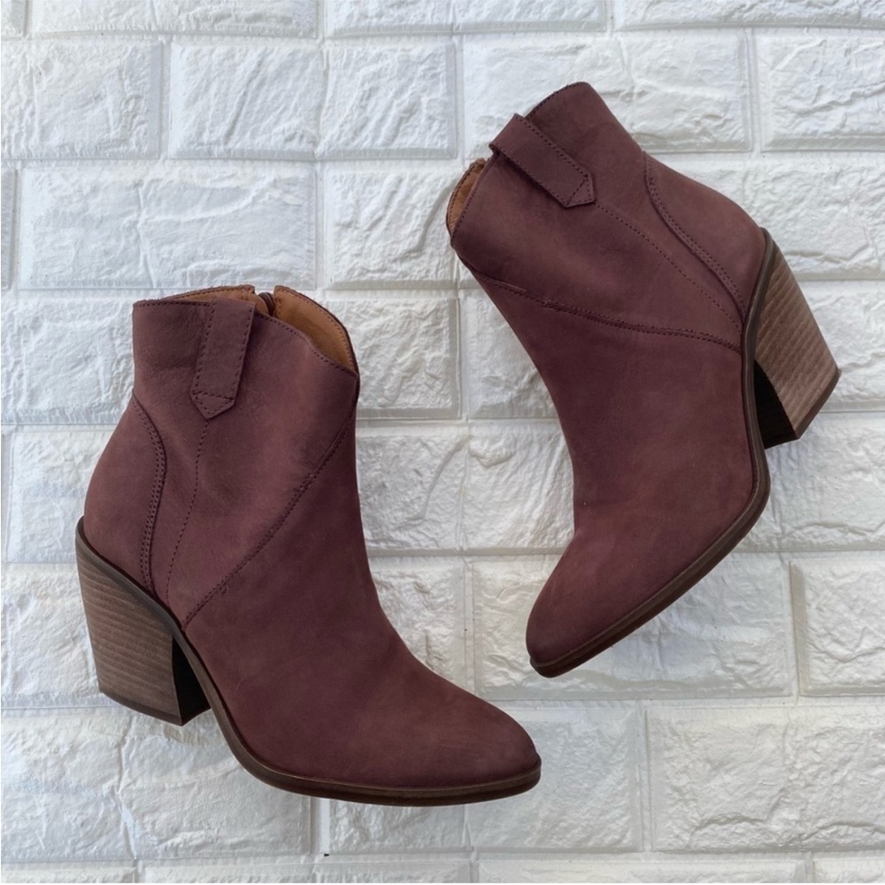 LUCKY BRAND Loxona Almond Toe Stacked western ankle Booties